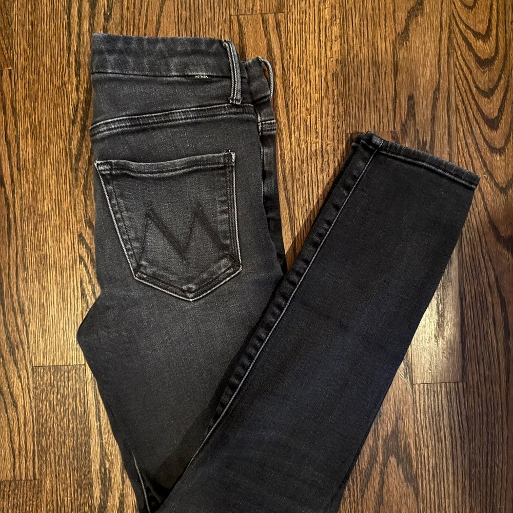 ** MOTHER Women's black/charcoal ankle jeans **